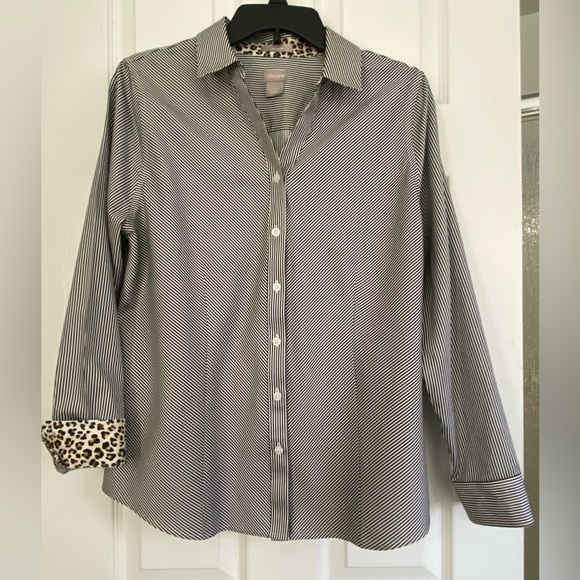 Chico’s No Iron White shirt,Pinstriped Blak, collared, Button Front, Preppy Sz 1 - Picture 1 of 6